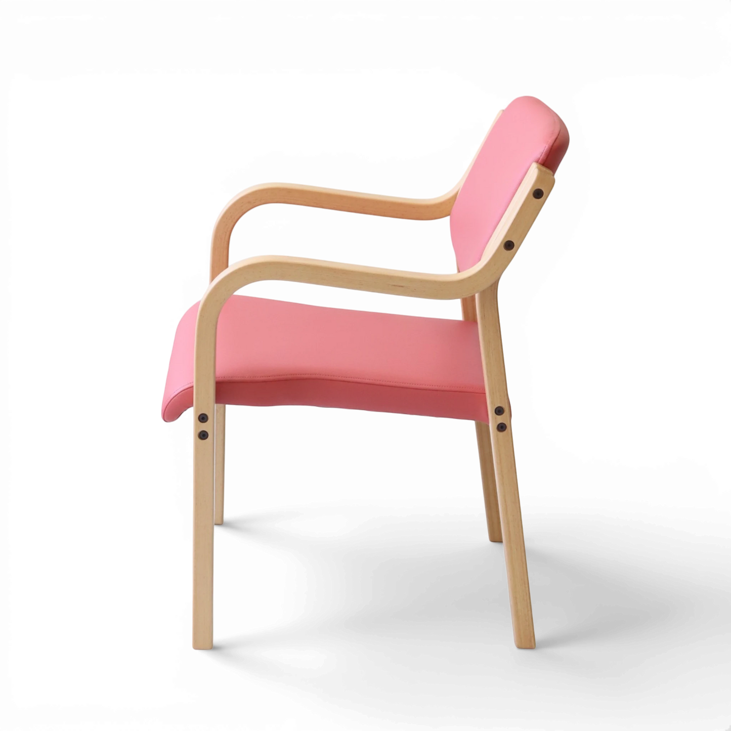 PROVOUR 台日設計家具｜木質辦公桌辦公椅 M Chair-02 粉色曲木扶手椅，具備舒適泡綿座墊與可堆疊設計，適合商務接待空間。