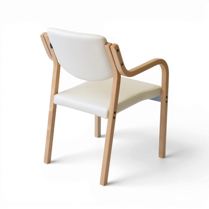 PROVOUR 台日設計家具｜木質辦公桌辦公椅 M Chair-02 米白色曲木扶手椅，具備舒適泡綿座墊與可堆疊設計，適合商務接待空間。