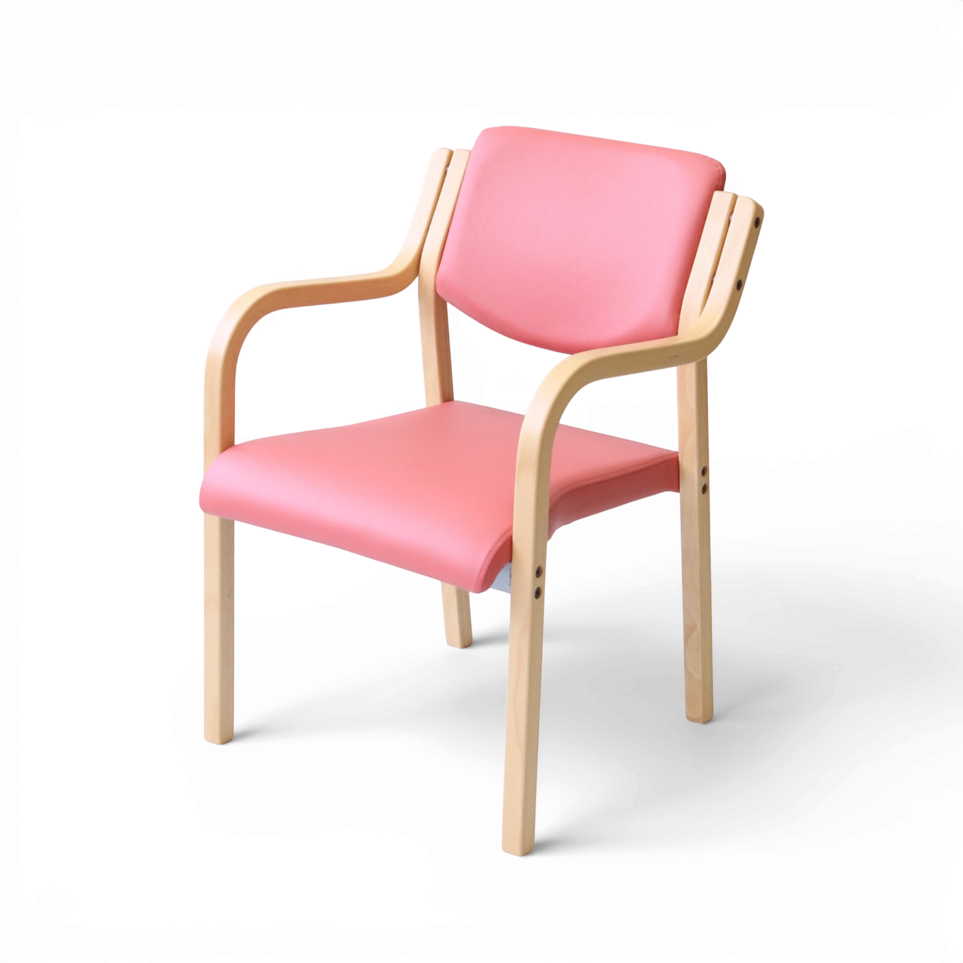 PROVOUR 台日設計家具 M Chair-02 粉色曲木扶手椅，採用耐用PVC座墊與溫潤木質椅腳，適合商務接待與休閒空間。