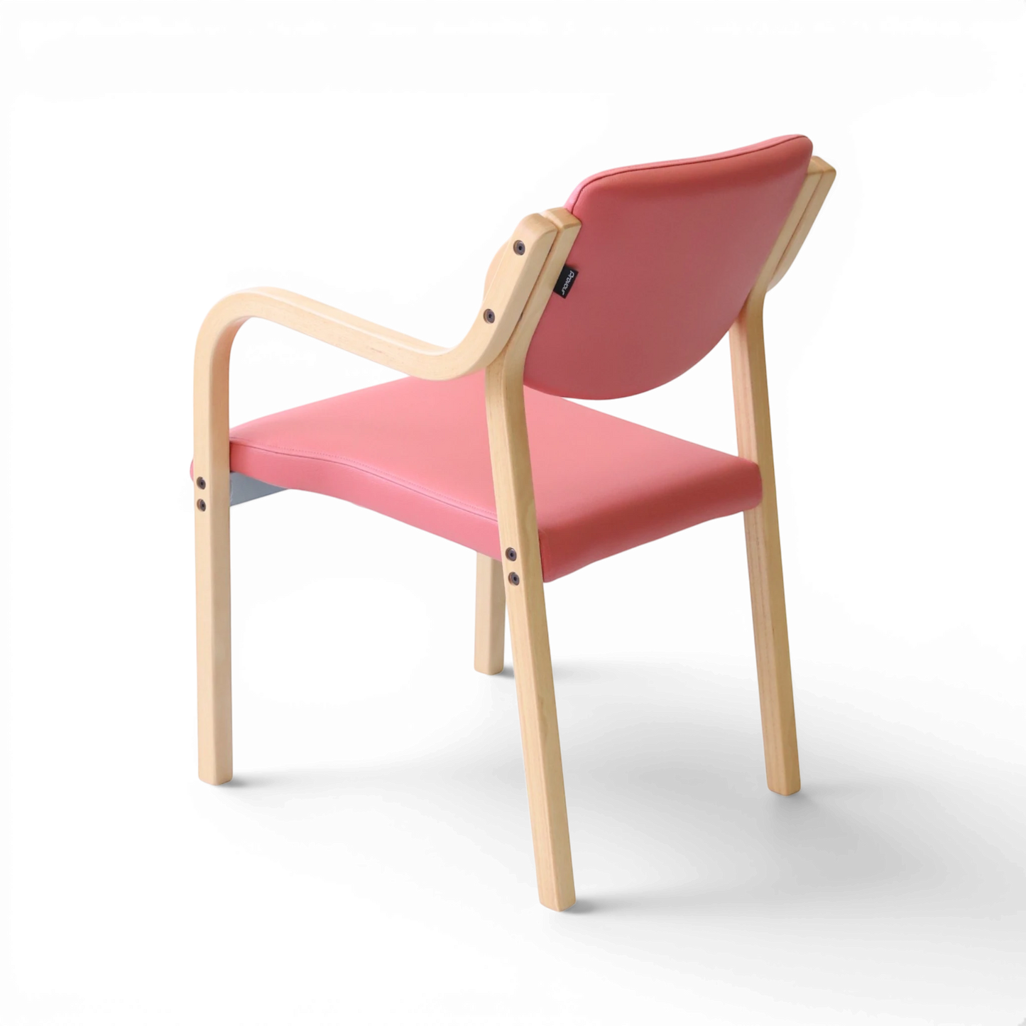 PROVOUR 台日設計家具｜木質辦公桌辦公椅 M Chair-02 粉色曲木扶手椅，具備舒適泡綿座墊與可堆疊設計，適合商務接待空間。