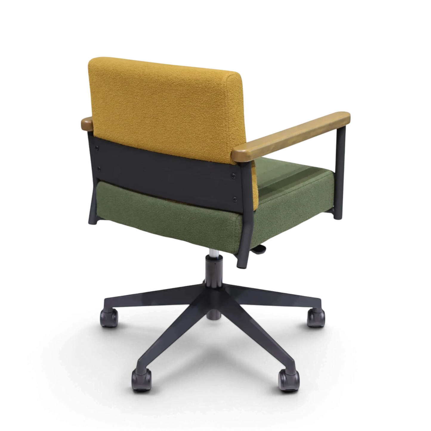 PROVOUR 台日設計家具｜木質辦公桌辦公椅 T Chair 會議椅，具備黃色椅背、綠色座墊、實木扶手及五爪活動腳輪。