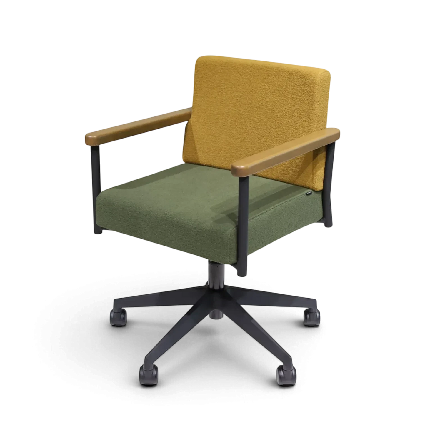 PROVOUR 台日設計家具｜木質辦公桌辦公椅 T Chair 會議椅，具備黃色布面椅背、綠色座墊、實木扶手及五爪滑輪腳座