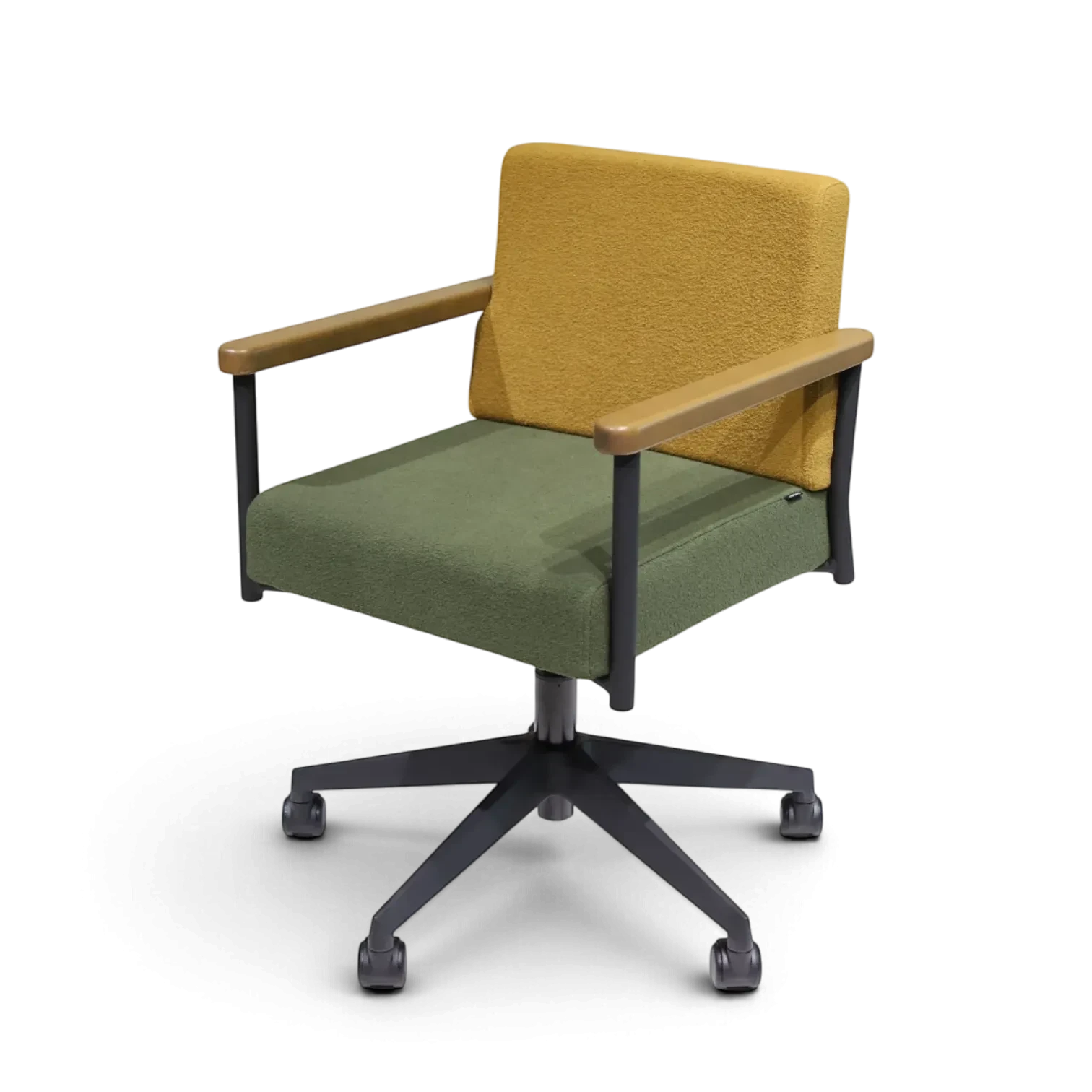 PROVOUR 台日設計家具｜木質辦公桌辦公椅 T Chair 會議椅，具備黃色布面椅背、綠色座墊、實木扶手及五爪滑輪腳座